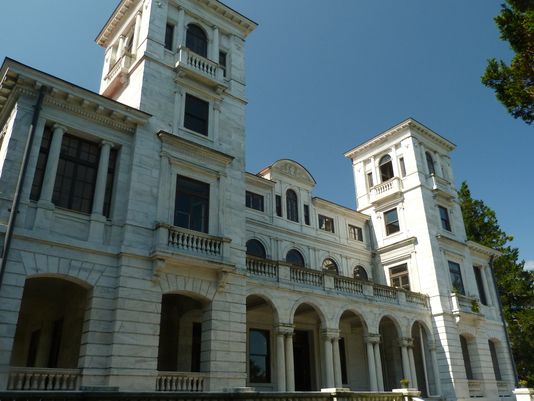 Swannanoa Palace