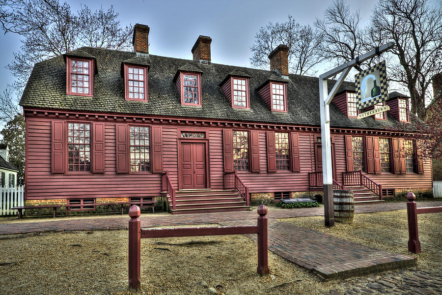 Image of the front of the entirety of Wetherburns Tavern