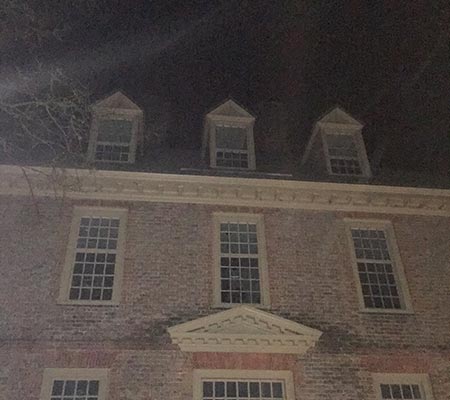 Picture of an old building in Colonial Williamsburg